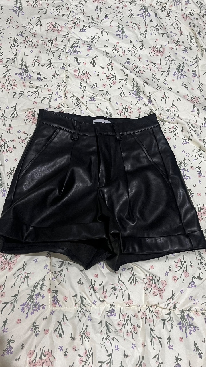 short pants leather