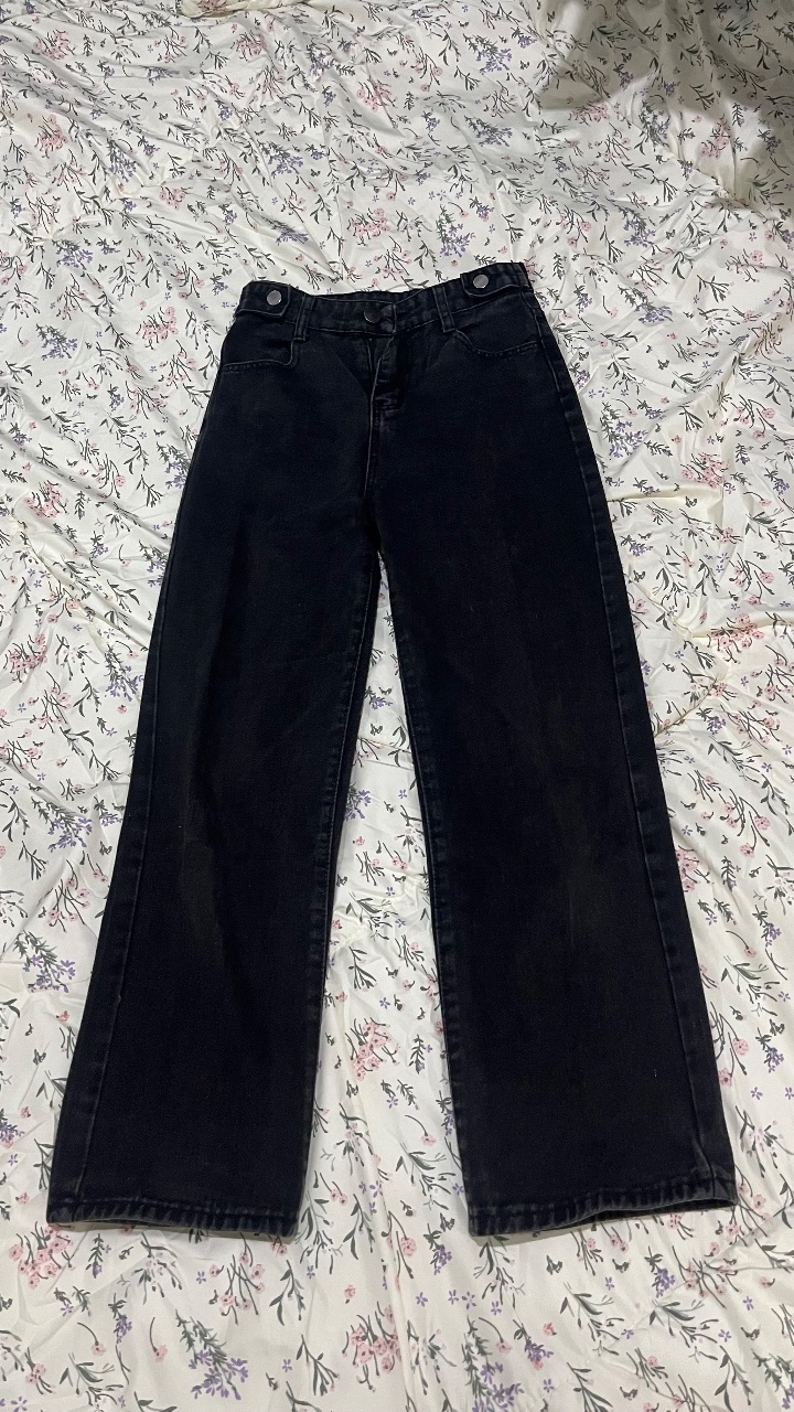 jeans hitam